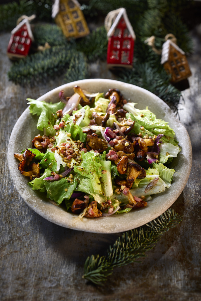 WINTERLICHE ENDIVIE GEBRATENE PILZE, HASELNUSS-VINAIGRETTE